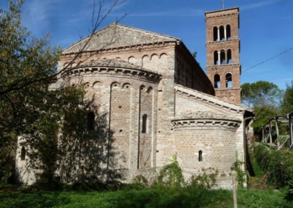 Visita guidata attraverso 2000 anni di storia: dall’insediamento romano alla presenza benedettina e guglielmita